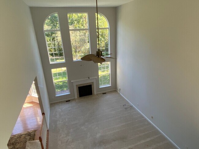 Building Photo - So much space!!!!!! So much storage!!!!!!!!