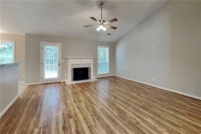 Building Photo - 263 Buckingham Dr