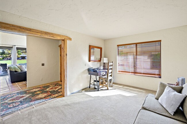 Building Photo - Spacious Two Bedroom Condo in Gated Commun...