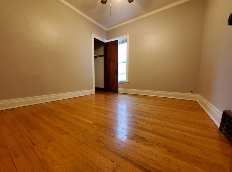 Building Photo - 4734 N Albany Ave