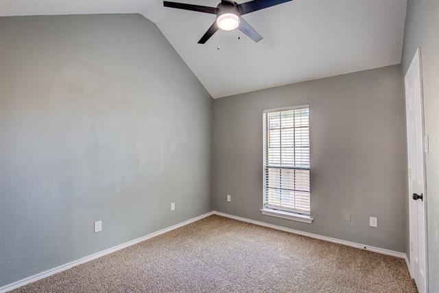 Building Photo - 3914 Meadow Dr