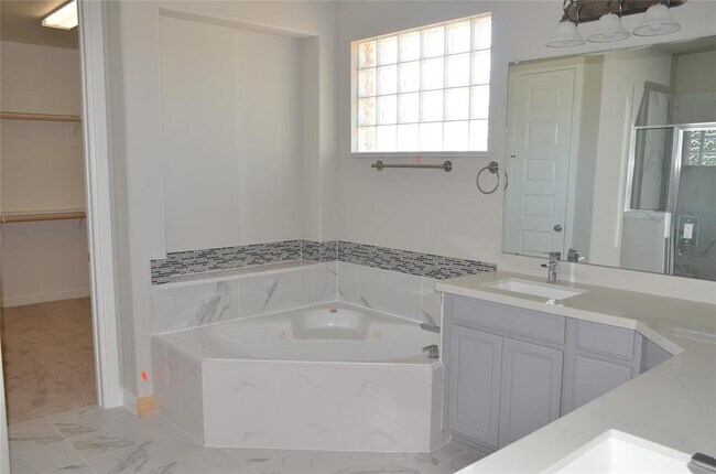 Building Photo - 5706 Caper Shores Ln