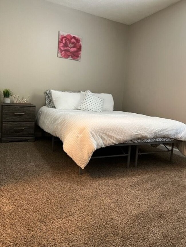 Building Photo - Housing