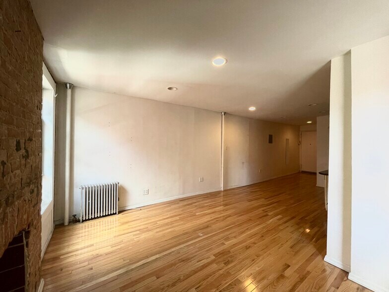Building Photo - 2311 2nd Ave