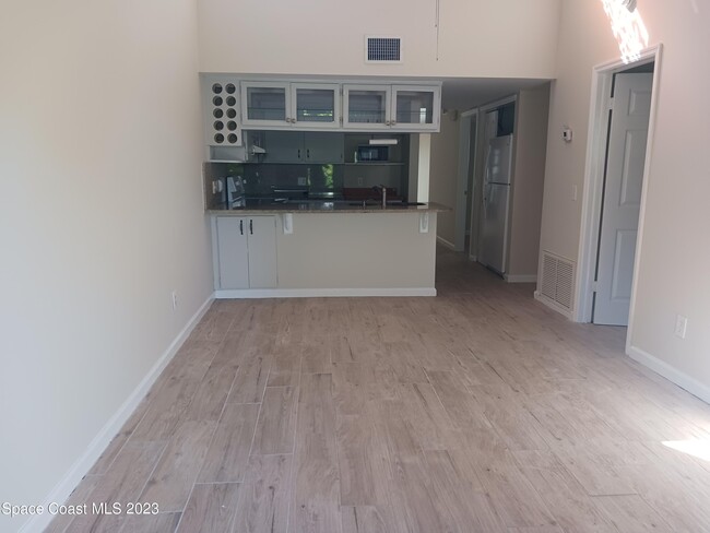 Building Photo - 408 Hawthorne Ct