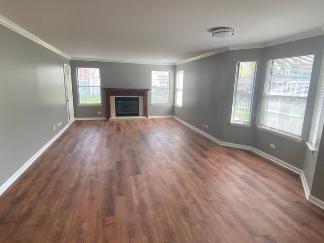 Building Photo - 2111 Camden Ln
