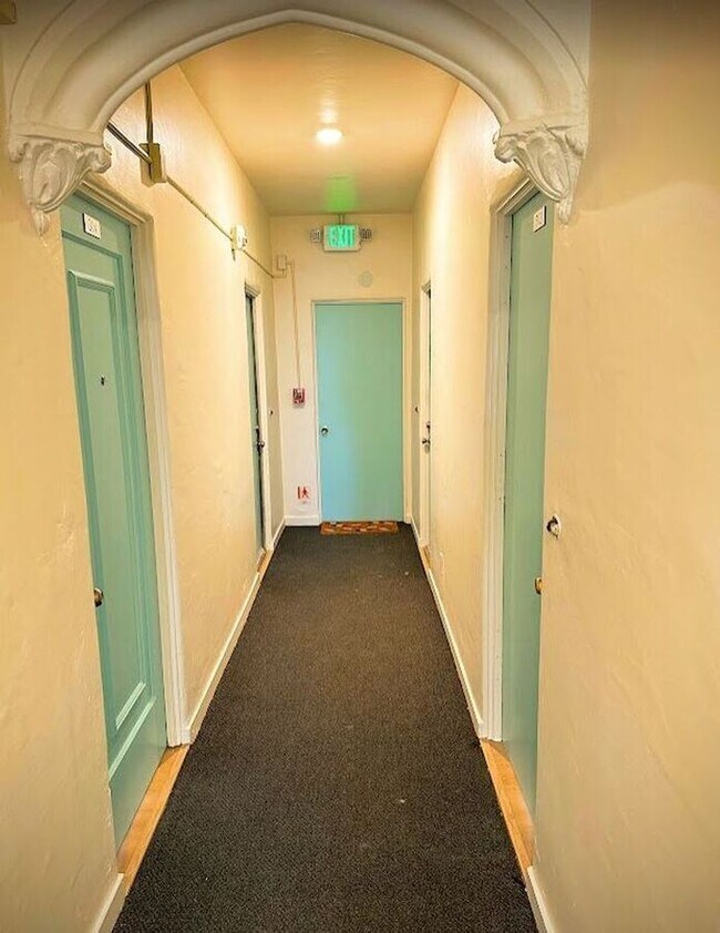 Building Photo - 6616 Telegraph Ave