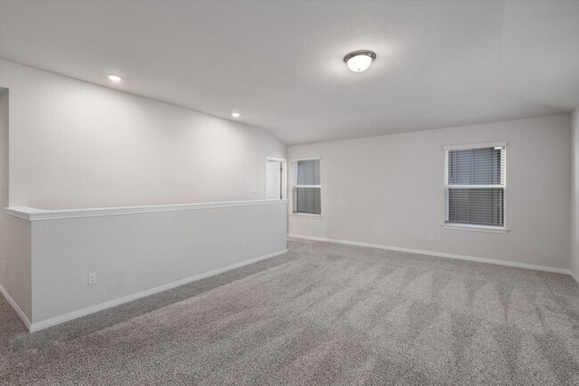 Building Photo - Huge 5-Bedroom Home for Lease in South Austin