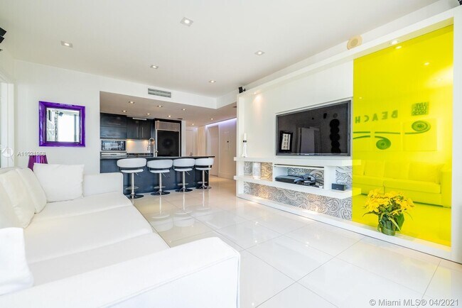 Building Photo - 475 Brickell Ave