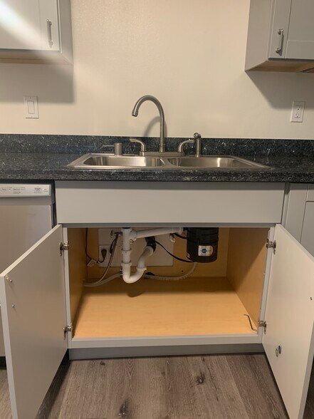 Building Photo - 1356 53rd Ave