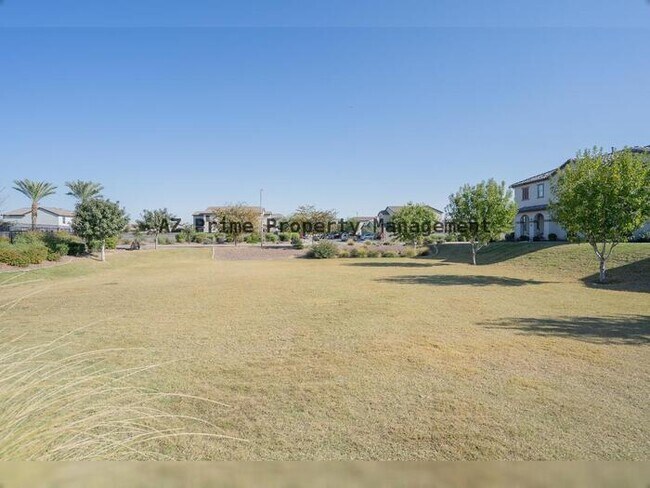 Building Photo - 3814 S 58th Dr