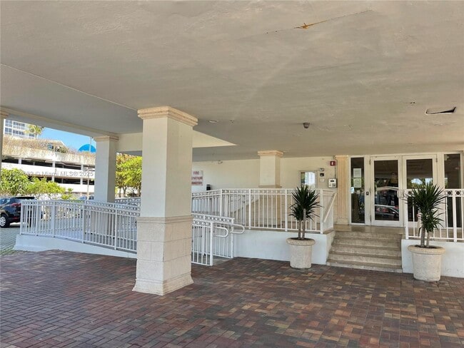 Building Photo - 7545 E Treasure Dr