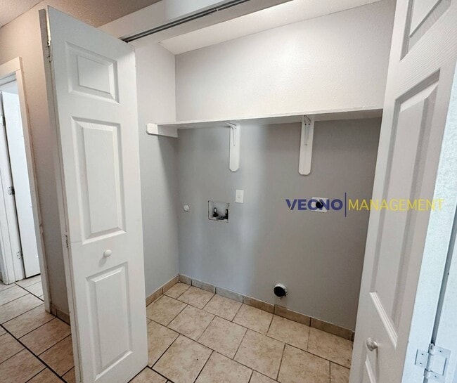 Building Photo - 135 Nopal St
