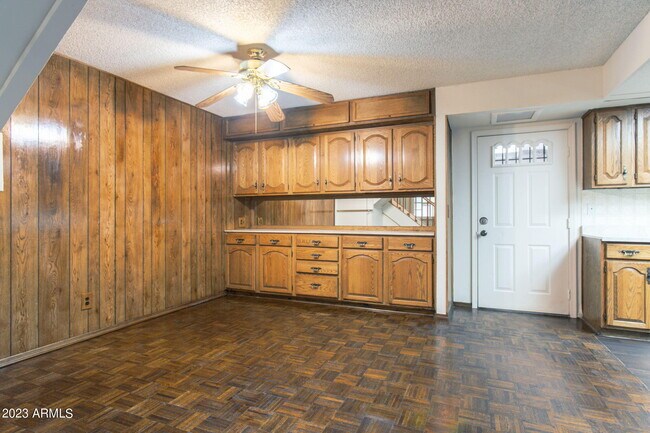 Building Photo - 4662 N 19th Ave