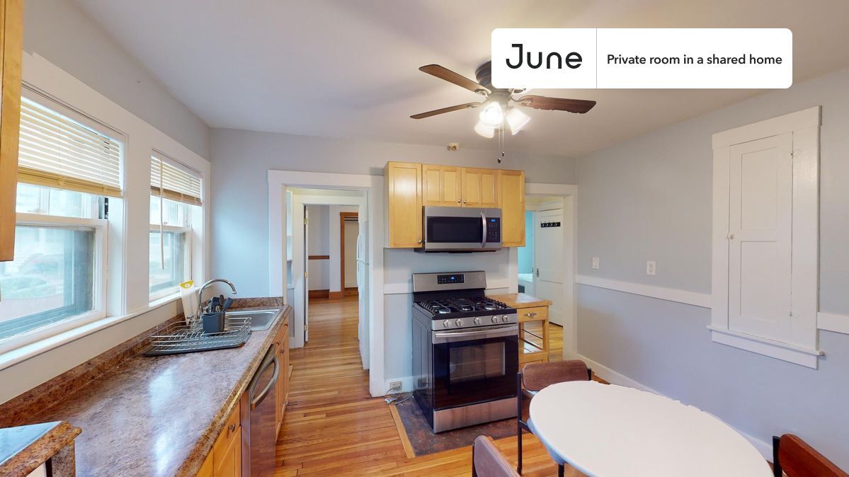 Building Photo - Room in Shared 3 bed/1 bath home