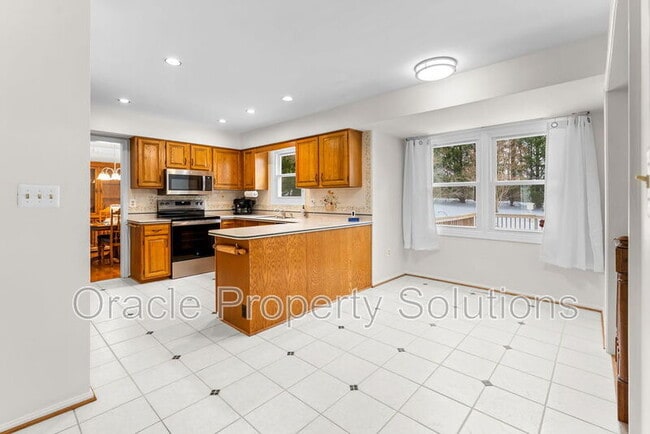 Building Photo - 8009 Frontier Dr