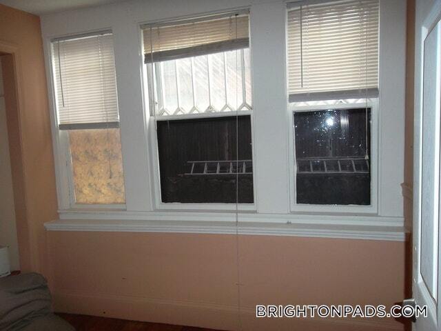 Building Photo - 340 Market St