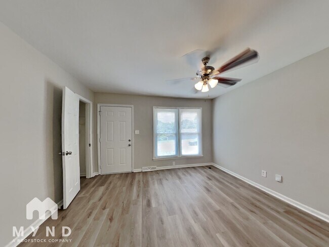 Building Photo - 730 Dunbrook Ln