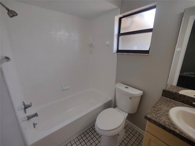 Building Photo - 759 Maderia Ct