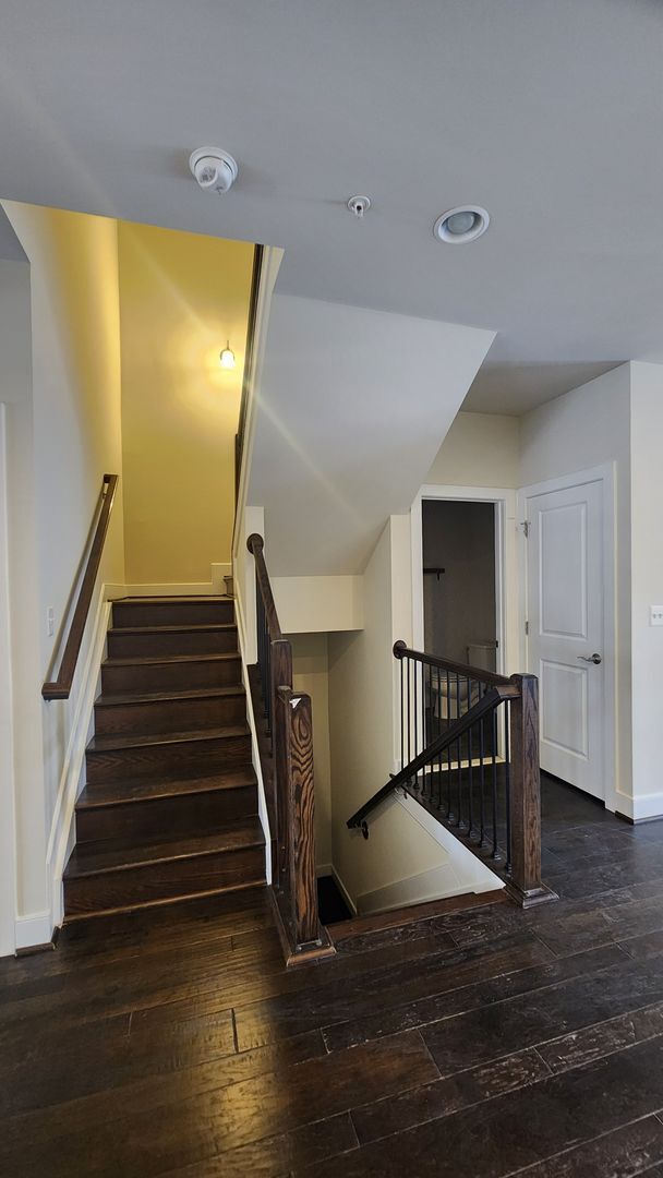 Building Photo - 3 BR Plus Den and Garage in Potomac Yard!