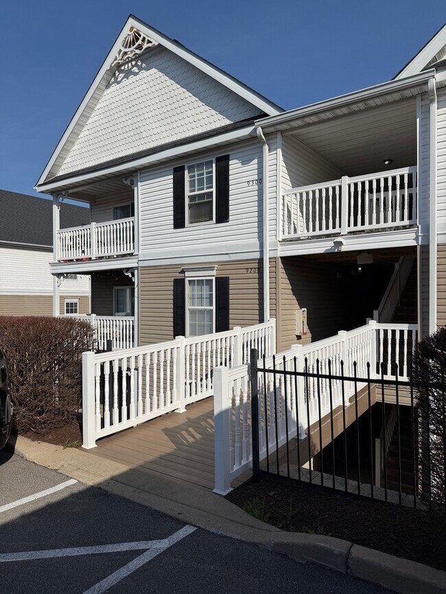 Building Photo - Two Bedroom Two Bath Condo with NO STAIRS!!