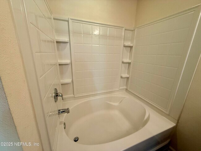 Building Photo - 3635 Summit Oaks Dr