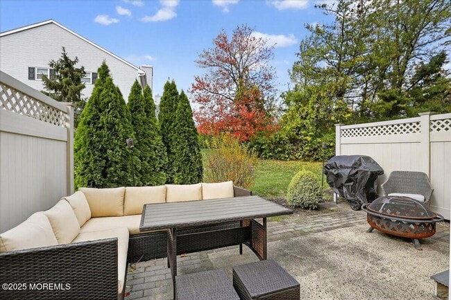 Building Photo - 7 Lucia Ct