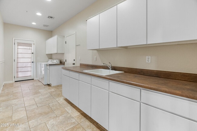 Building Photo - 29553 N 69th Ave