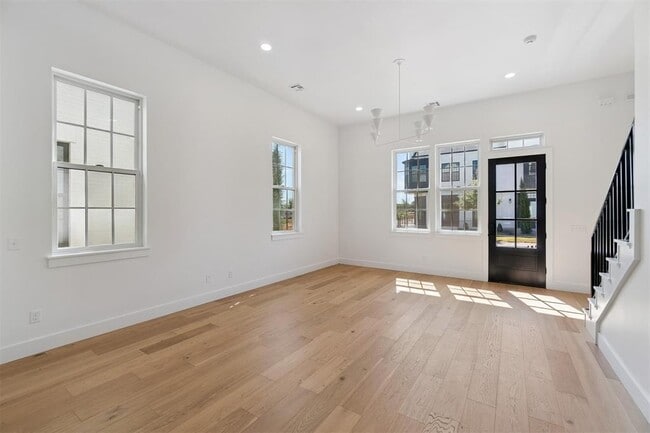 Building Photo - 18821 Selah Wy