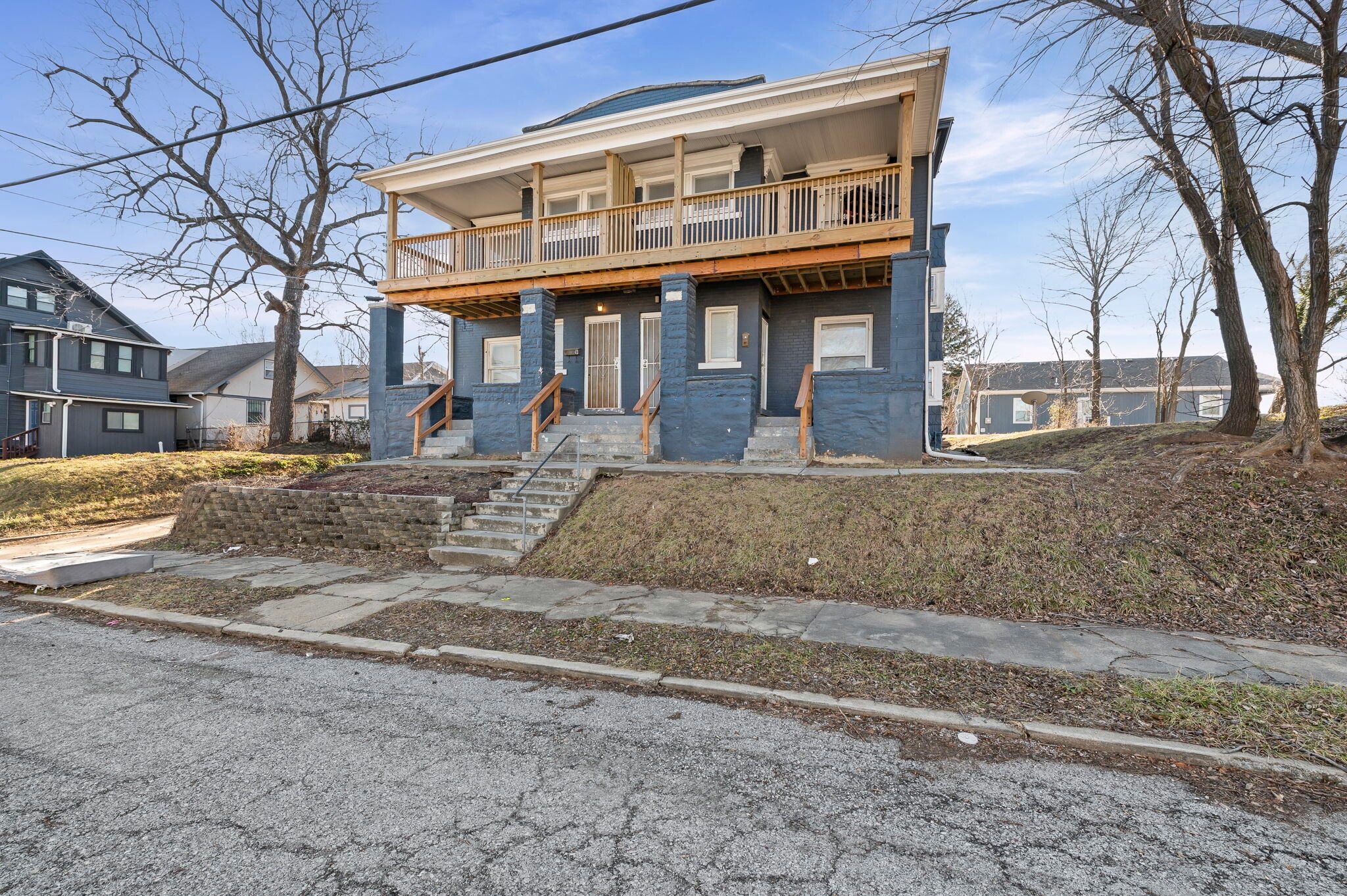 Building Photo - 2207 E 24th Ter