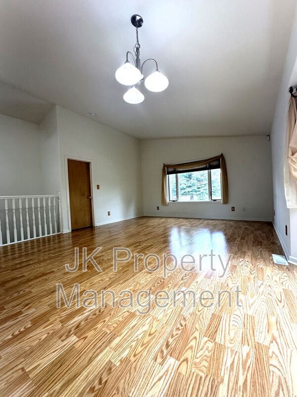 Building Photo - 3209 Wild Rose Ln
