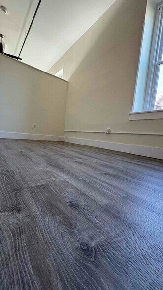 Building Photo - 177 Chestnut St