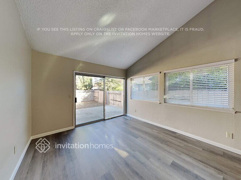 Building Photo - 301 Old River Dr