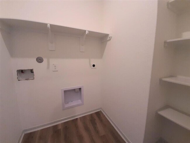 Building Photo - 23410 Chiasso St