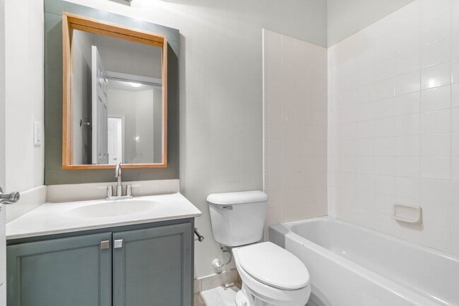 Building Photo - 3116 Grandiflora Dr