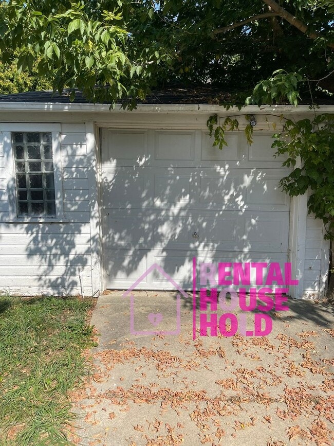 Building Photo - Beautiful 2 Bedroom 1 Bath Home East Engli...