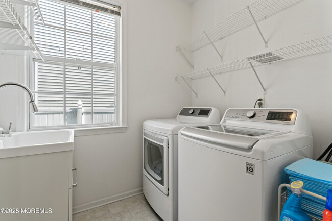 Building Photo - 5 Mulberry Ln