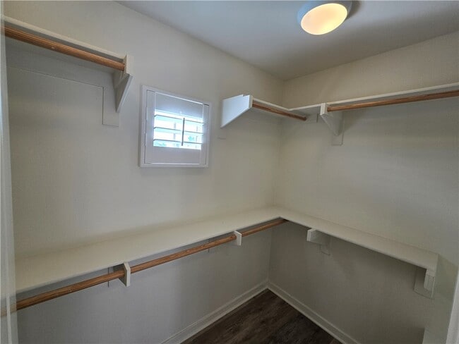Building Photo - 60 Bay Laurel