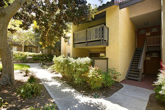 Building Photo - 9939 Azuaga St