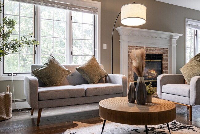 Building Photo - 321 Museum Village Rd