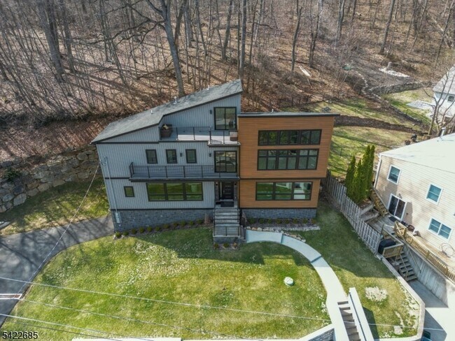 Building Photo - 301 Kingsland Rd