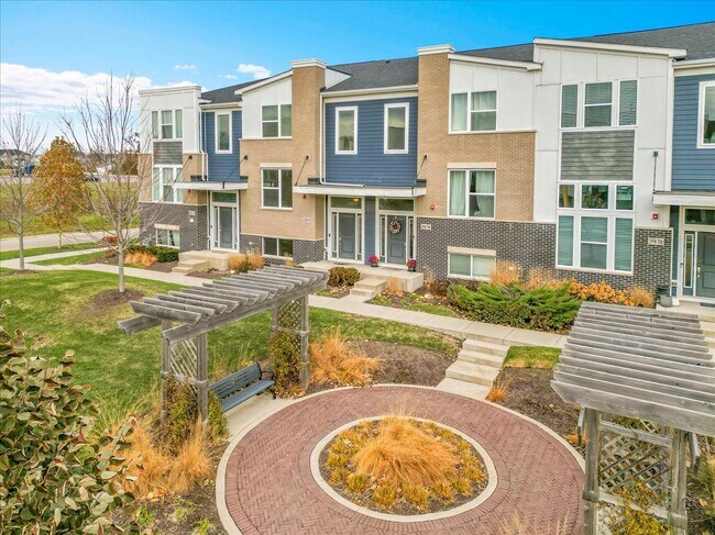 Building Photo - 29W710 Everton Dr