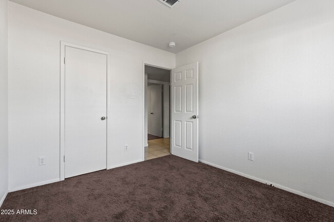 Building Photo - 5212 N 67th Dr
