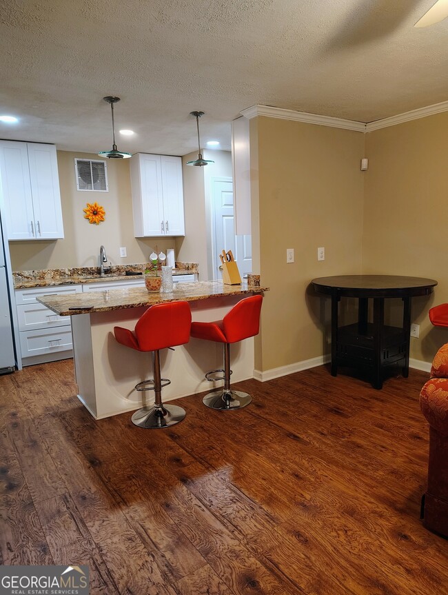 Building Photo - 1030 Fountain Glen Dr