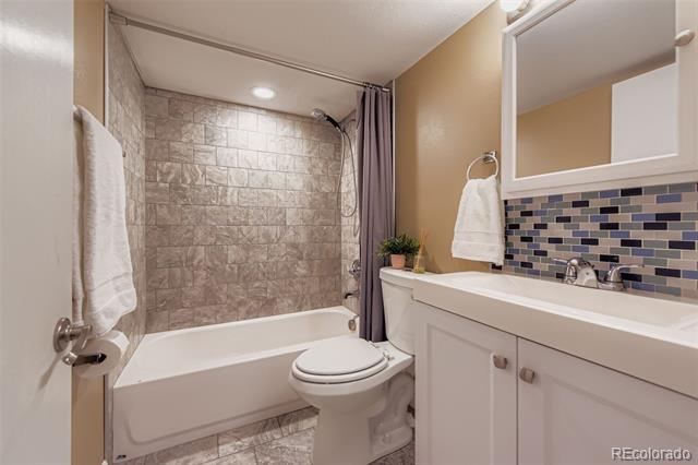 Building Photo - 4234 W Pondview Dr