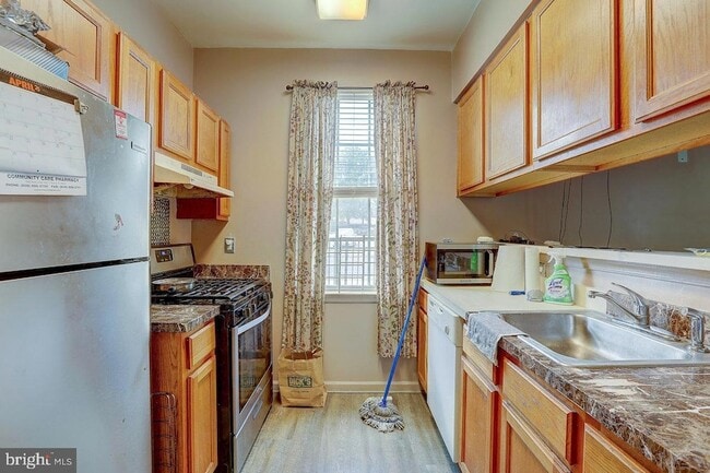 Building Photo - 156 Sweets Ave