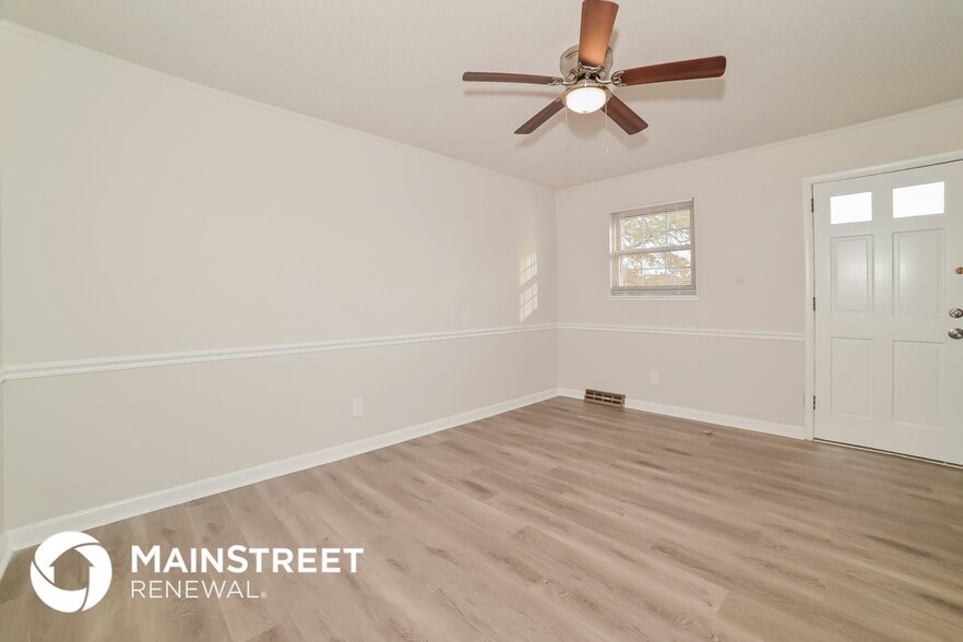 Building Photo - 210 Bobwhite Cir