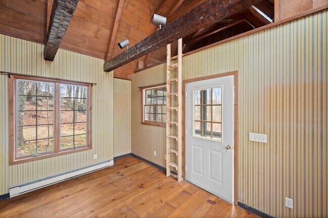 Building Photo - Beautiful 4 Bedroom 3.5 Bathroom Home On Quiet Tree-Lined Street In Millwood.