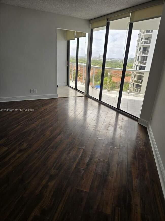 Building Photo - 3610 Yacht Club Dr