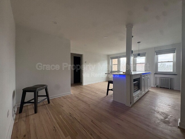 Building Photo - 505 Logan St